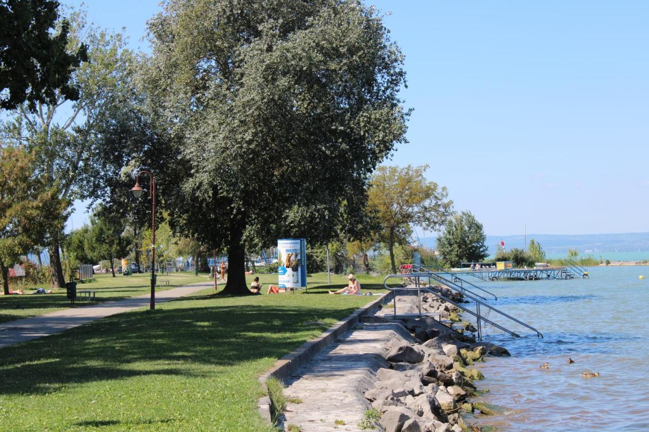 Nella Apartman Siófok Exterior foto